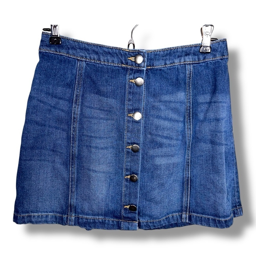 Size 8 Divided Blue Denim Skirt Classic Cotton Button Front Accent Preppy